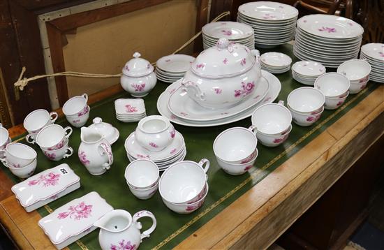 A Continental porcelain dinner service